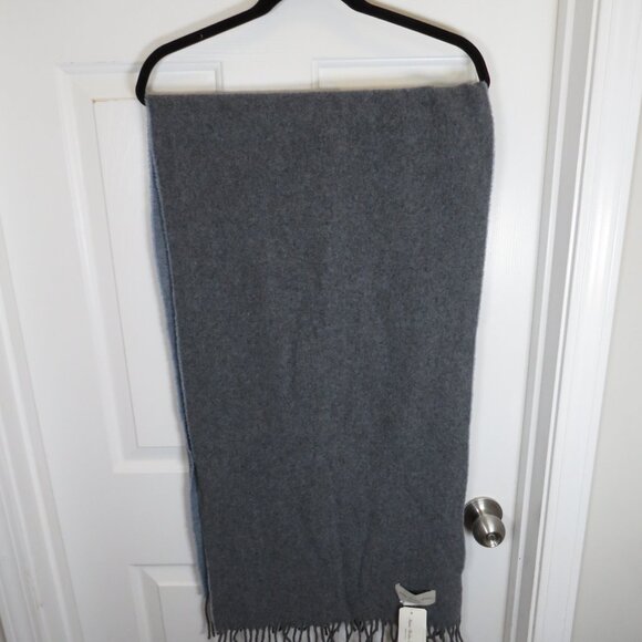 NWT Italian Woolen Treasures Gray 100% Wool Scarf 17"x81" Fringe Made in Italy - Picture 5 of 8